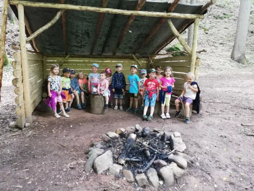 Fotogalerie MŠ Červená Hora - U řeky Úpy a na borůvkách, foto 2/20