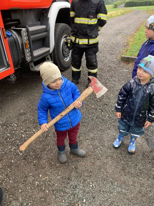 Fotogalerie MŠ Červená Hora - Dopoledne s hasiči Červený Kostelec Lhota, foto 6/14