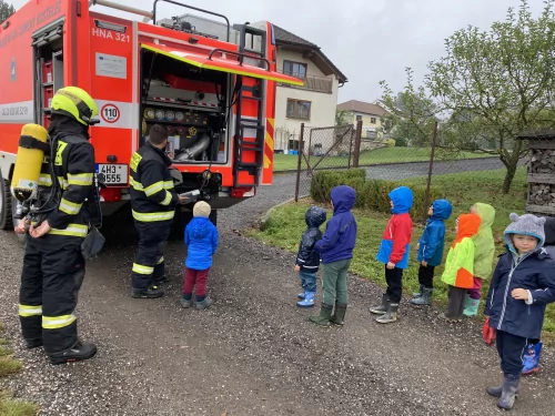 Fotogalerie MŠ Červená Hora - Dopoledne s hasiči Červený Kostelec Lhota, foto 7/14