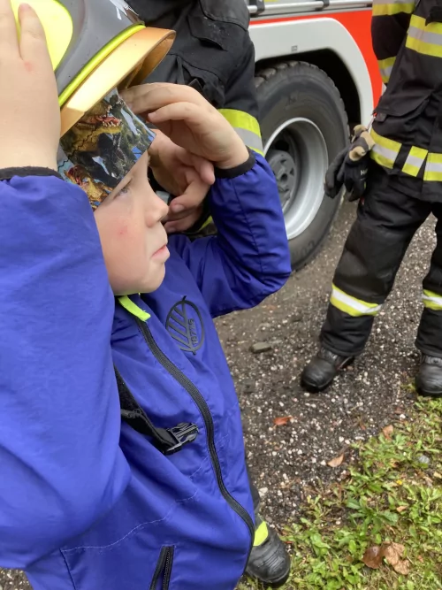 Fotogalerie MŠ Červená Hora - Dopoledne s hasiči Červený Kostelec Lhota, foto 11/14