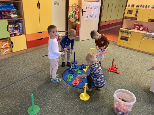 Fotogalerie MŠ Červená Hora - Vánoce, u stromečku, foto 3/21