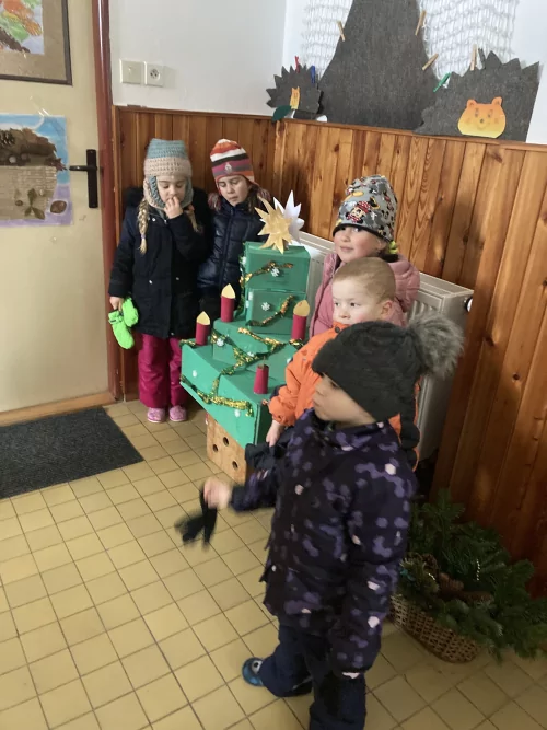 Fotogalerie MŠ Červená Hora - Vánoce, u stromečku, foto 8/21