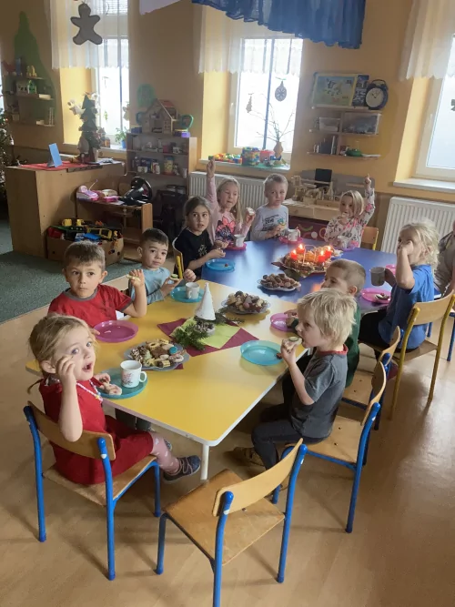 Fotogalerie MŠ Červená Hora - Vánoce, u stromečku, foto 11/21