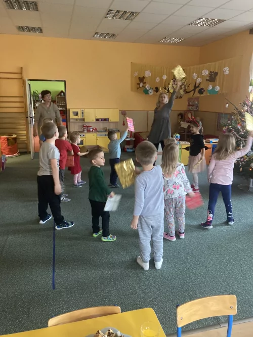 Fotogalerie MŠ Červená Hora - Vánoce, u stromečku, foto 13/21