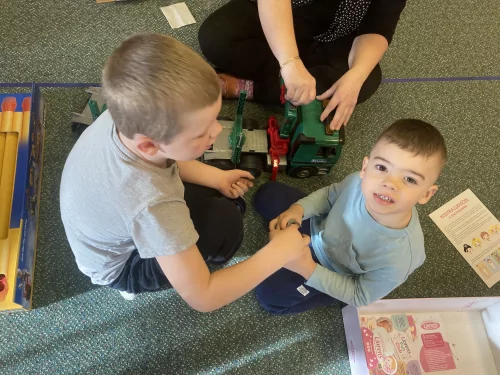 Fotogalerie MŠ Červená Hora - Vánoce, u stromečku, foto 19/21