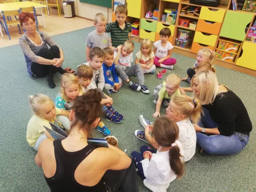 Fotogalerie MŠ Červená Hora - Knihovna u nás - setkání s tetou Kristýnou, foto 4/34