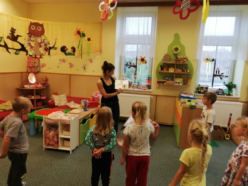 Fotogalerie MŠ Červená Hora - Knihovna u nás - setkání s tetou Kristýnou, foto 15/34