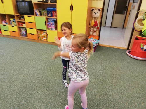 Fotogalerie MŠ Červená Hora - Knihovna u nás - setkání s tetou Kristýnou, foto 23/34