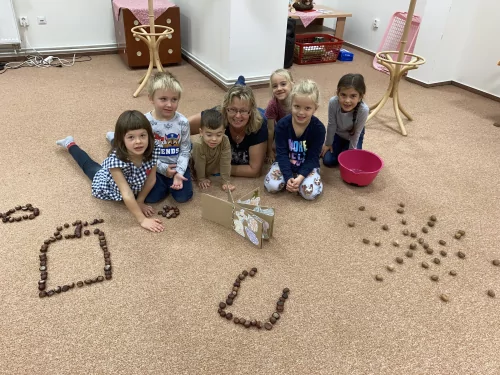 Fotogalerie MŠ Červená Hora - Exkurze v knihovně v Červeném Kostelci, foto 8/18