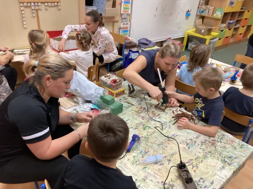 Fotogalerie MŠ Červená Hora - Vánoční dílna s rodiči 2024, foto 3/19