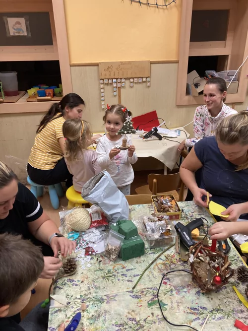 Fotogalerie MŠ Červená Hora - Vánoční dílna s rodiči 2024, foto 10/19