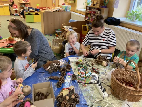 Fotogalerie MŠ Červená Hora - Dílna s rodiči- Ježek, foto 4/15