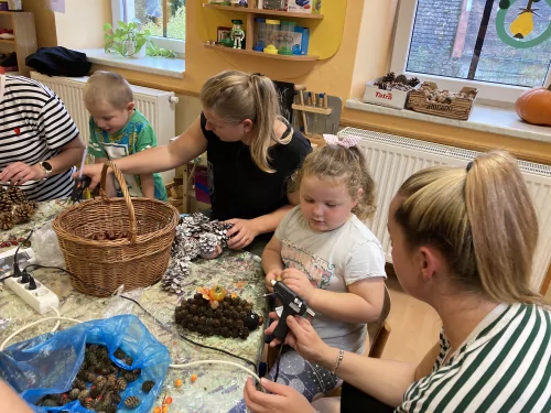 Fotogalerie MŠ Červená Hora - Dílna s rodiči- Ježek, foto 10/15