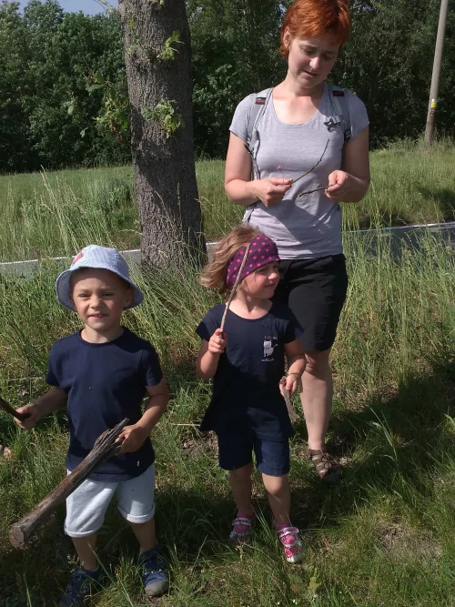 Fotogalerie MŠ Červená Hora - Rozloučení s předškoláky - šipkovaná, hry na hřišti, červen, foto 17/31