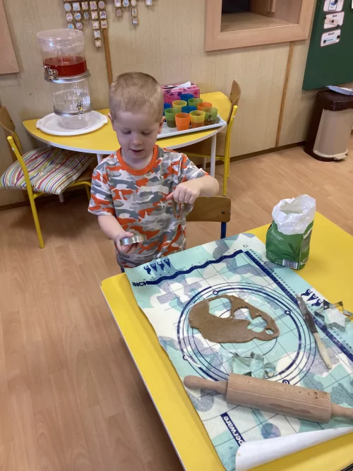 Fotogalerie MŠ Červená Hora - Pečeme a zdobíme perníčky, foto 4/9