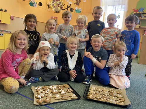 Fotogalerie MŠ Červená Hora - Pečeme a zdobíme perníčky, foto 9/9
