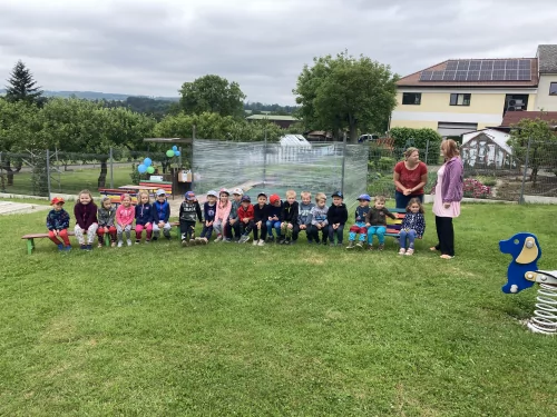Fotogalerie MŠ Červená Hora - Psovodi v MŠ, foto 3/20