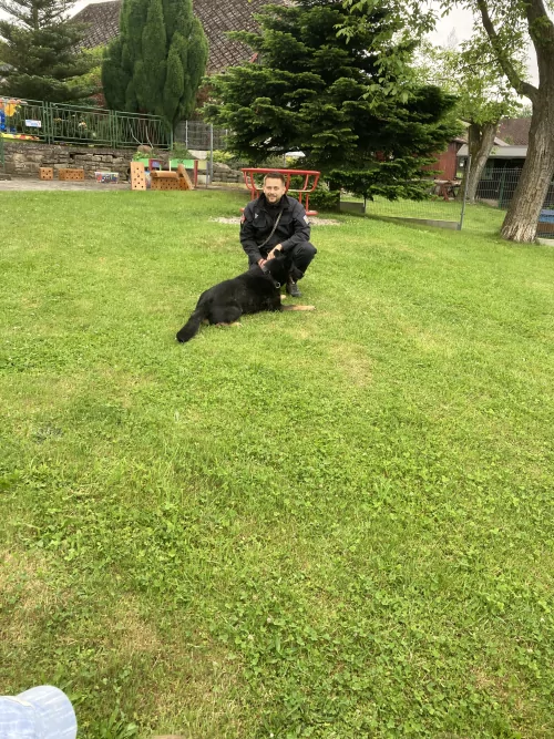 Fotogalerie MŠ Červená Hora - Psovodi v MŠ, foto 5/20