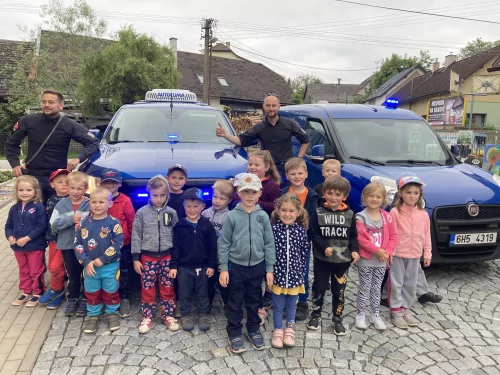 Fotogalerie MŠ Červená Hora - Psovodi v MŠ, foto 20/20