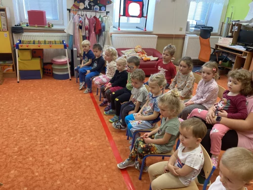 Fotogalerie MŠ Červená Hora - Představení- V ZOO, foto 3/12