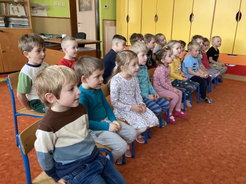 Fotogalerie MŠ Červená Hora - Divadlo v MŠ O dvanácti měsíčkách, foto 5/10