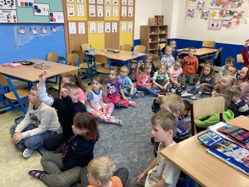 Fotogalerie MŠ Červená Hora - Předškoláci ve škole u prvňáčků v Červeném Kostelci, foto 5/30