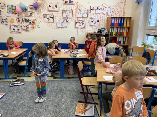 Fotogalerie MŠ Červená Hora - Předškoláci ve škole u prvňáčků v Červeném Kostelci, foto 11/30