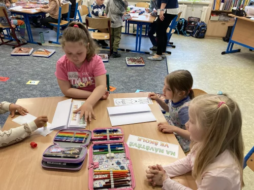 Fotogalerie MŠ Červená Hora - Předškoláci ve škole u prvňáčků v Červeném Kostelci, foto 17/30