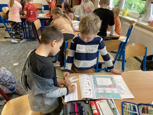 Fotogalerie MŠ Červená Hora - Předškoláci ve škole u prvňáčků v Červeném Kostelci, foto 24/30