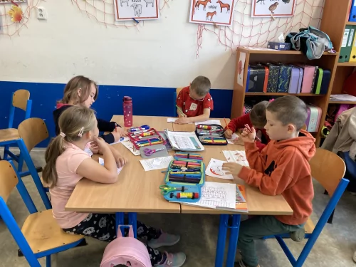Fotogalerie MŠ Červená Hora - Předškoláci ve škole u prvňáčků v Červeném Kostelci, foto 26/30