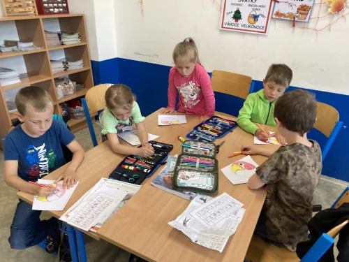 Fotogalerie MŠ Červená Hora - Předškoláci ve škole u prvňáčků v Červeném Kostelci, foto 27/30