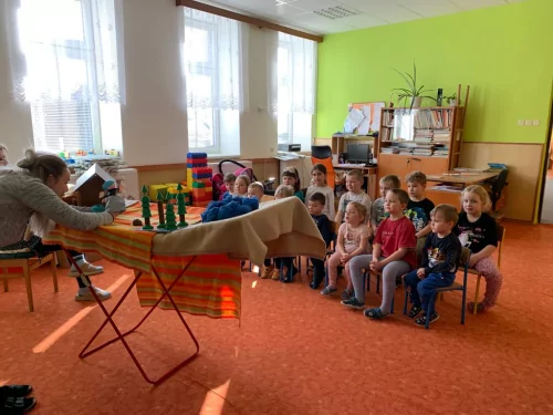 Fotogalerie MŠ Červená Hora - Pohádka "Koblížek", foto 2/11