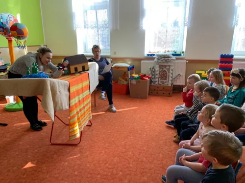 Fotogalerie MŠ Červená Hora - Pohádka "Koblížek", foto 3/11