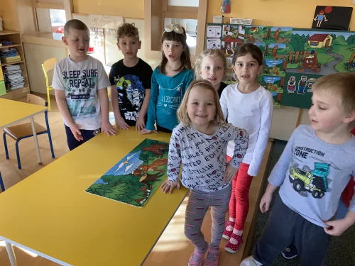 Fotogalerie MŠ Červená Hora - Pohádka "Koblížek", foto 7/11