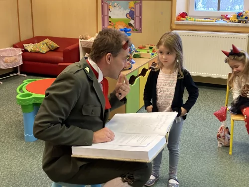 Fotogalerie MŠ Červená Hora - Čert z Vízmburku u nás v MŠ, foto 10/20