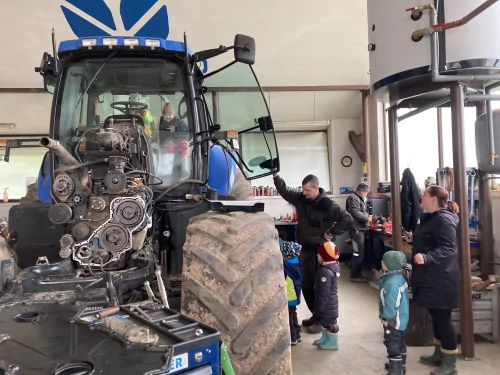 Fotogalerie MŠ Červená Hora - Návštěva v dílně p. Jiránka, foto 2/9