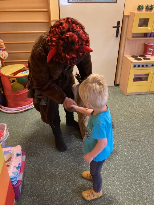 Fotogalerie MŠ Červená Hora - Mikuláš s čertem, foto 7/24