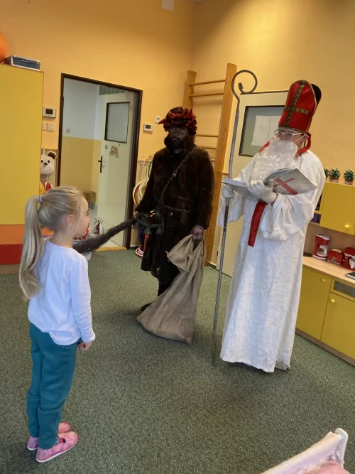 Fotogalerie MŠ Červená Hora - Mikuláš s čertem, foto 11/24