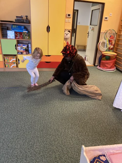 Fotogalerie MŠ Červená Hora - Mikuláš s čertem, foto 17/24