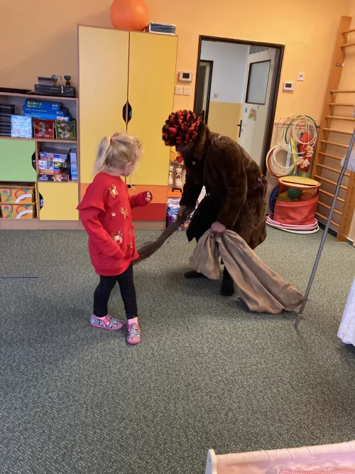 Fotogalerie MŠ Červená Hora - Mikuláš s čertem, foto 20/24