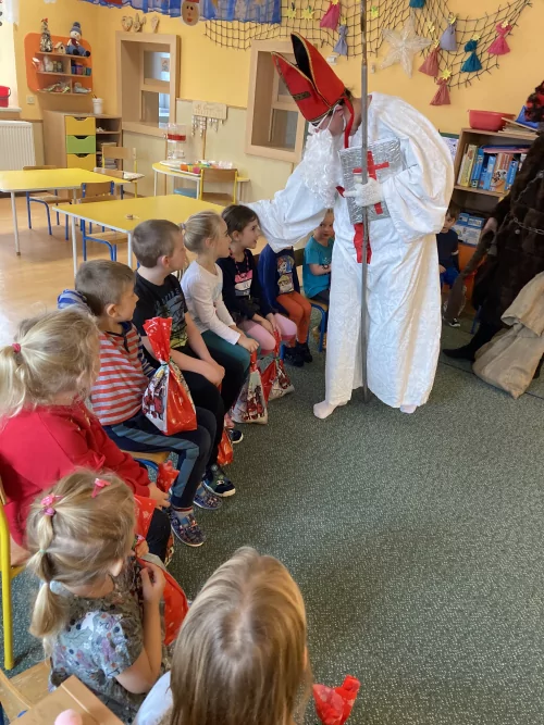 Fotogalerie MŠ Červená Hora - Mikuláš s čertem, foto 23/24