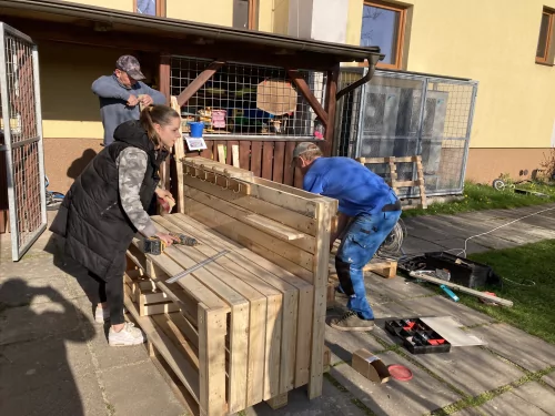 Fotogalerie MŠ Červená Hora - Dílna s tatínky-kuchyňka a ponk, foto 12/15