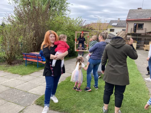 Fotogalerie MŠ Červená Hora - Besídka pro maminky, foto 11/19