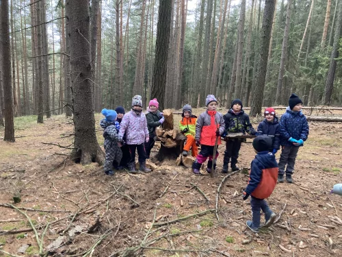 Fotogalerie MŠ Červená Hora - Výlet na hrad Vízmburk za čerty, foto 4/22