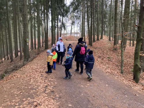 Fotogalerie MŠ Červená Hora - Výlet na hrad Vízmburk za čerty, foto 5/22