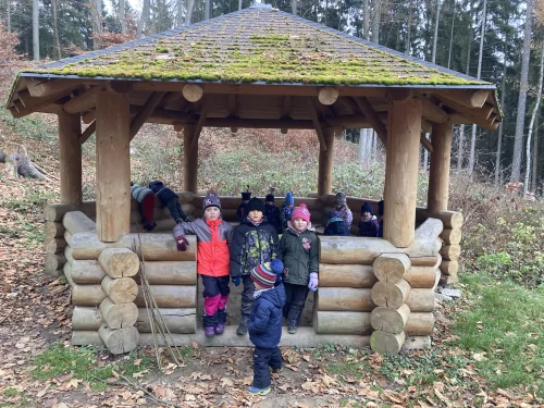 Fotogalerie MŠ Červená Hora - Výlet na hrad Vízmburk za čerty, foto 7/22