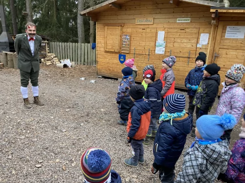 Fotogalerie MŠ Červená Hora - Výlet na hrad Vízmburk za čerty, foto 8/22