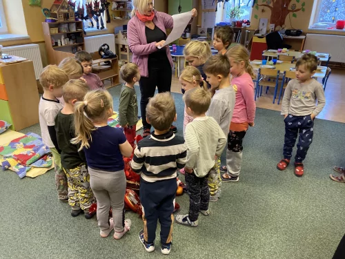 Fotogalerie MŠ Červená Hora - Výlet na hrad Vízmburk za čerty, foto 21/22