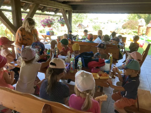 Fotogalerie MŠ Červená Hora - Výlet Broumov Wenet, foto 4/32