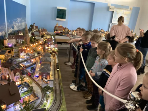 Fotogalerie MŠ Červená Hora - Výlet Domino Hronov, foto 17/28